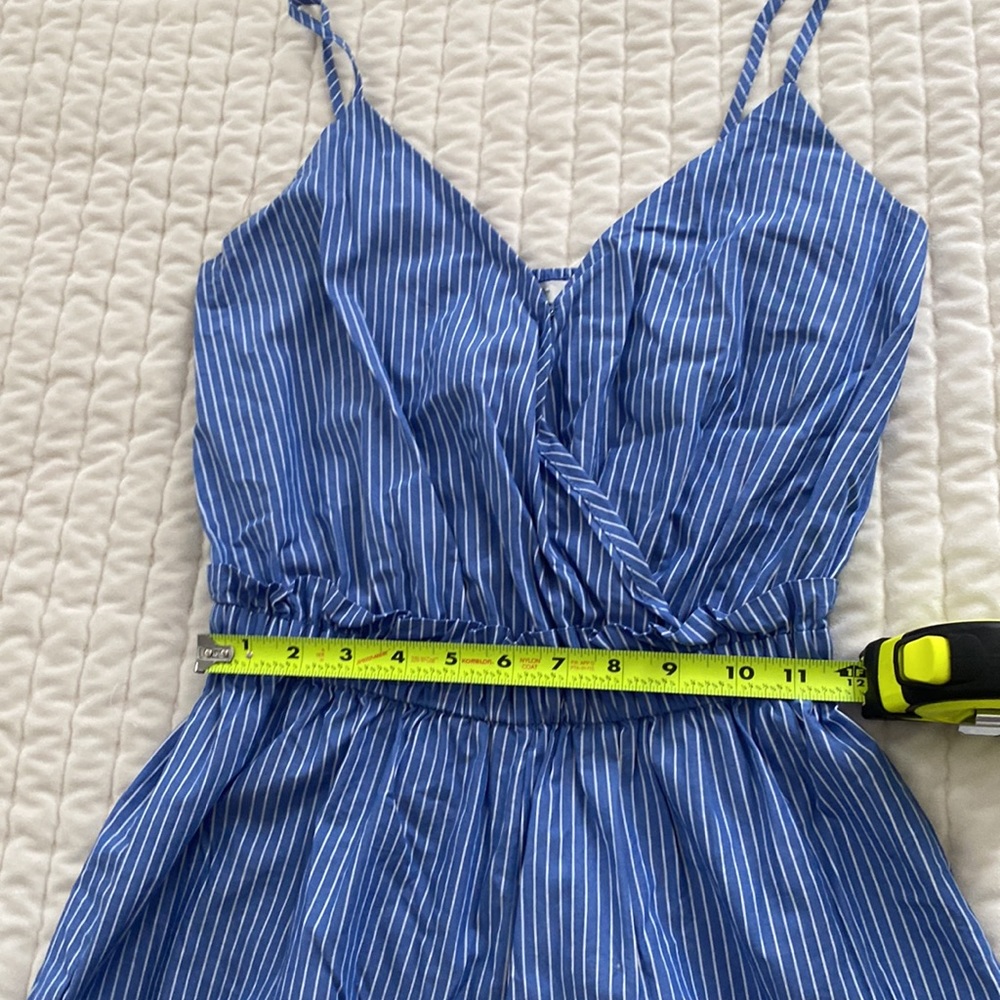 ACTIVE USA Light Blue & White Pinstripe Cinch Waist Romper Size Small - Picture 13 of 14